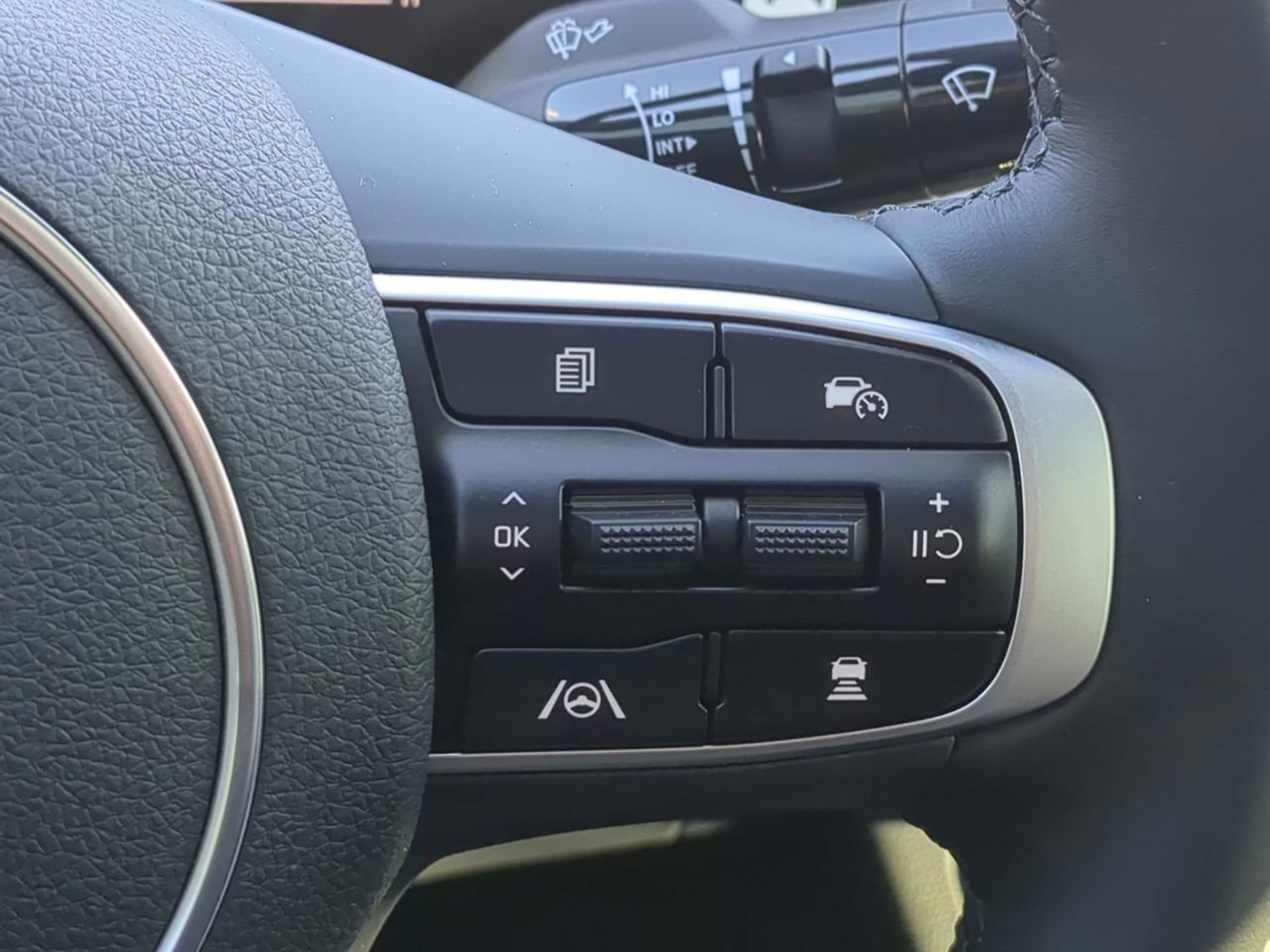New 2026 Snow White Pearl Kia GT-Line image 27