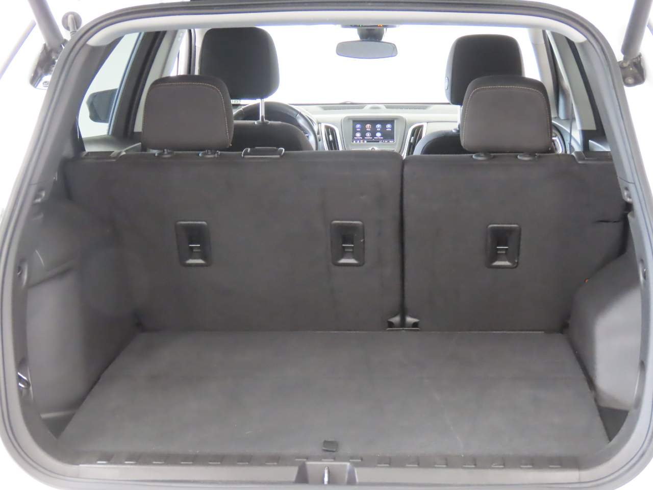 Used 2024 Summit White Chevrolet LT image 18