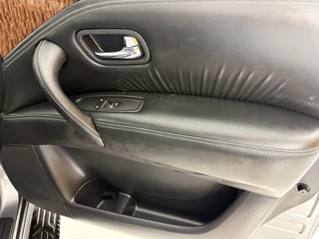 Used 2020 Gray Nissan SL 4WD image 17