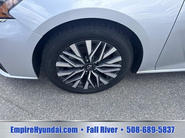 Used 2024 Brilliant Silver Metallic Nissan 2.5 SV image 11