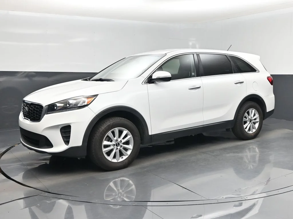 Used 2020 White Kia LX image 9
