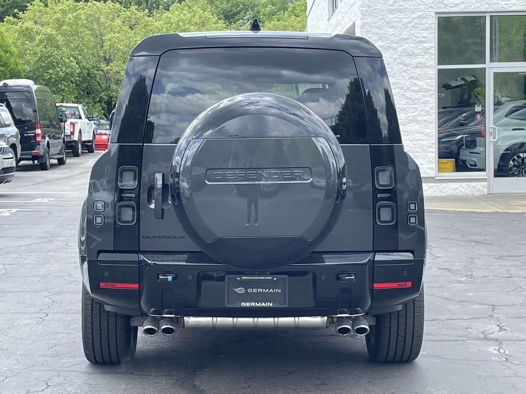 New 2026 Carpathian Grey Land Rover V8 image 5