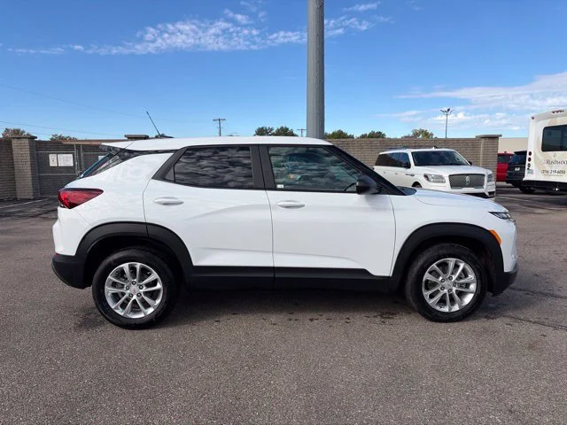 Used 2026 Summit White Chevrolet LS image 5