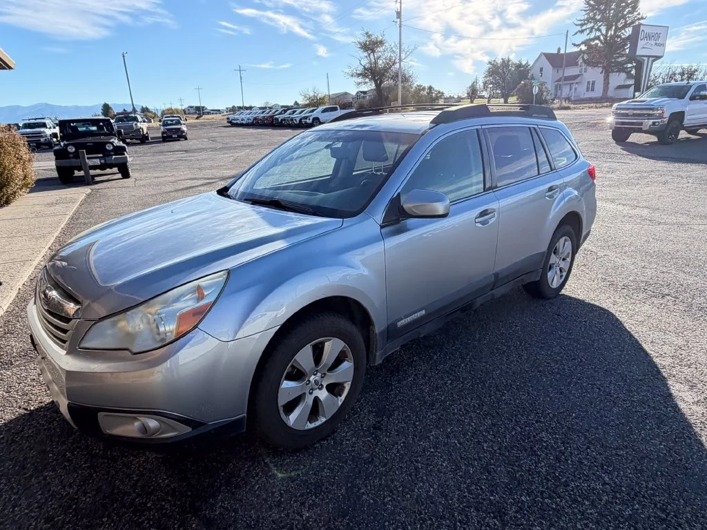 Used 2012 Silver Subaru 2.5i image 1