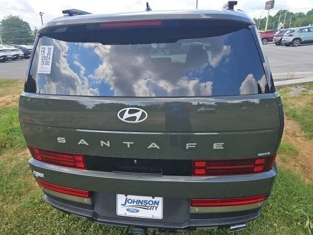 Used 2024 Green Hyundai Limited image 5