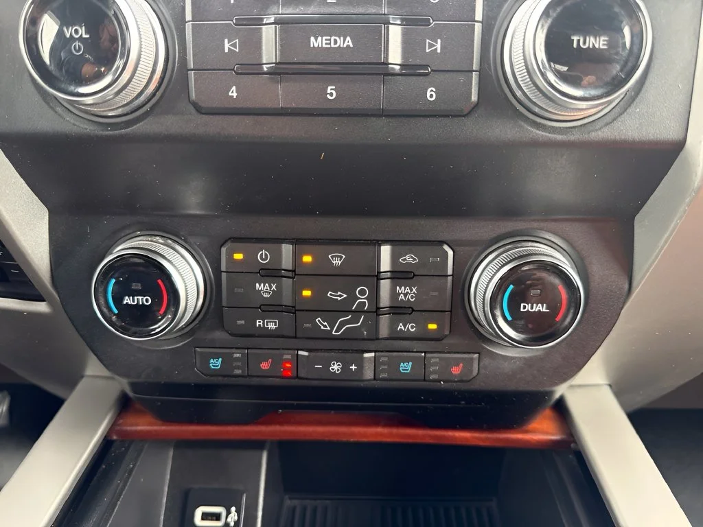 Used 2019 White Ford King Ranch image 18