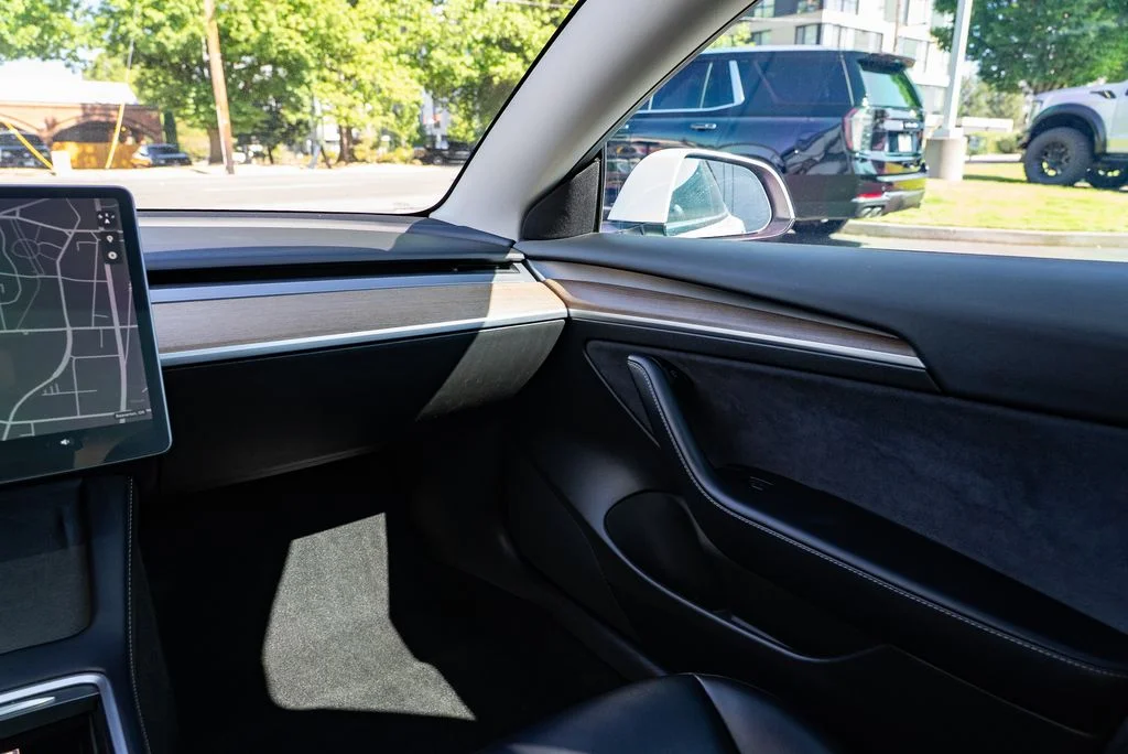 Used 2022 White Tesla Long Range image 10