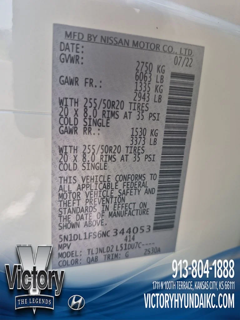Used 2022 White INFINITI LUXE image 30