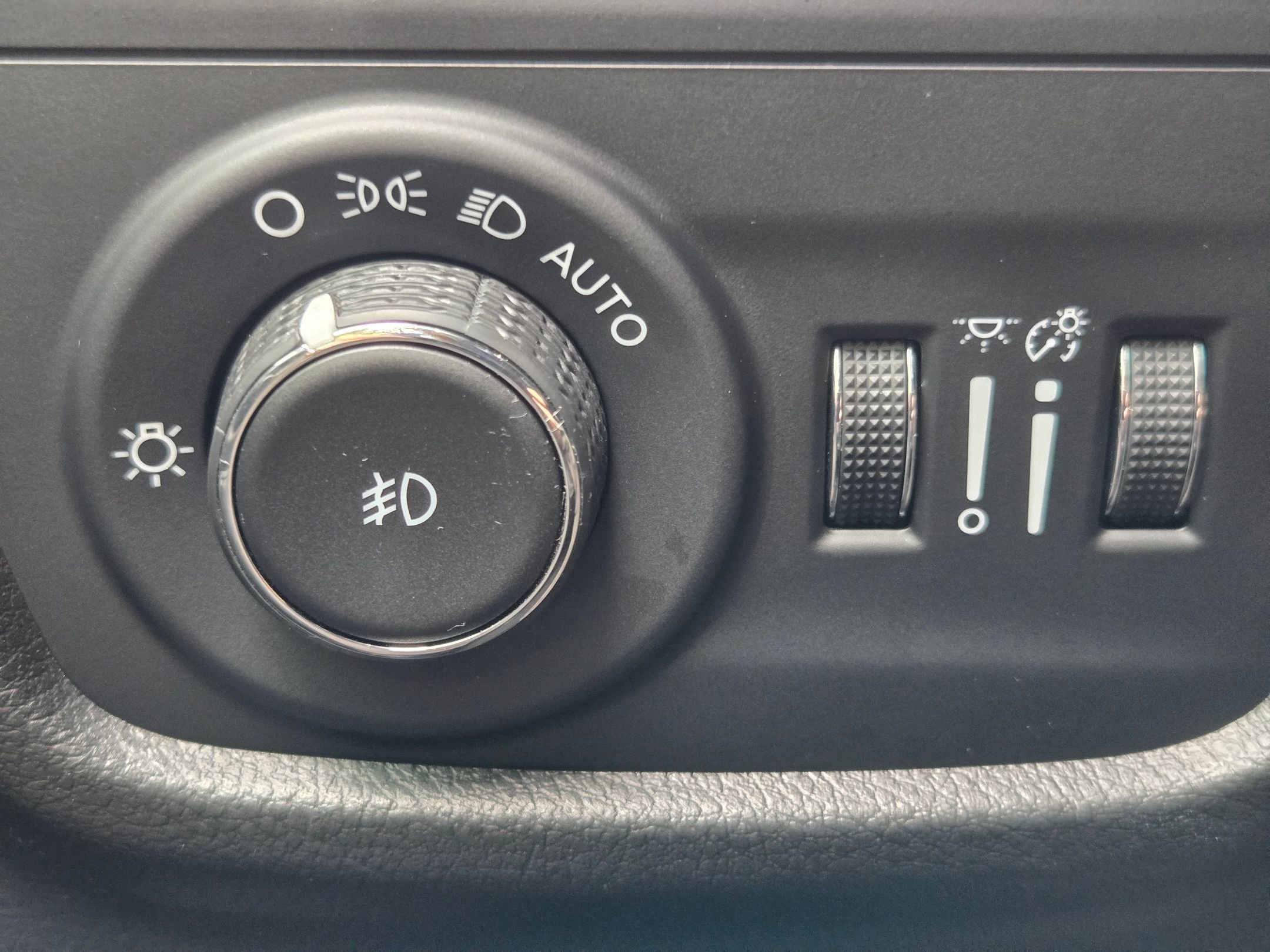 Used 2022 Silver Zynith Jeep Overland image 26