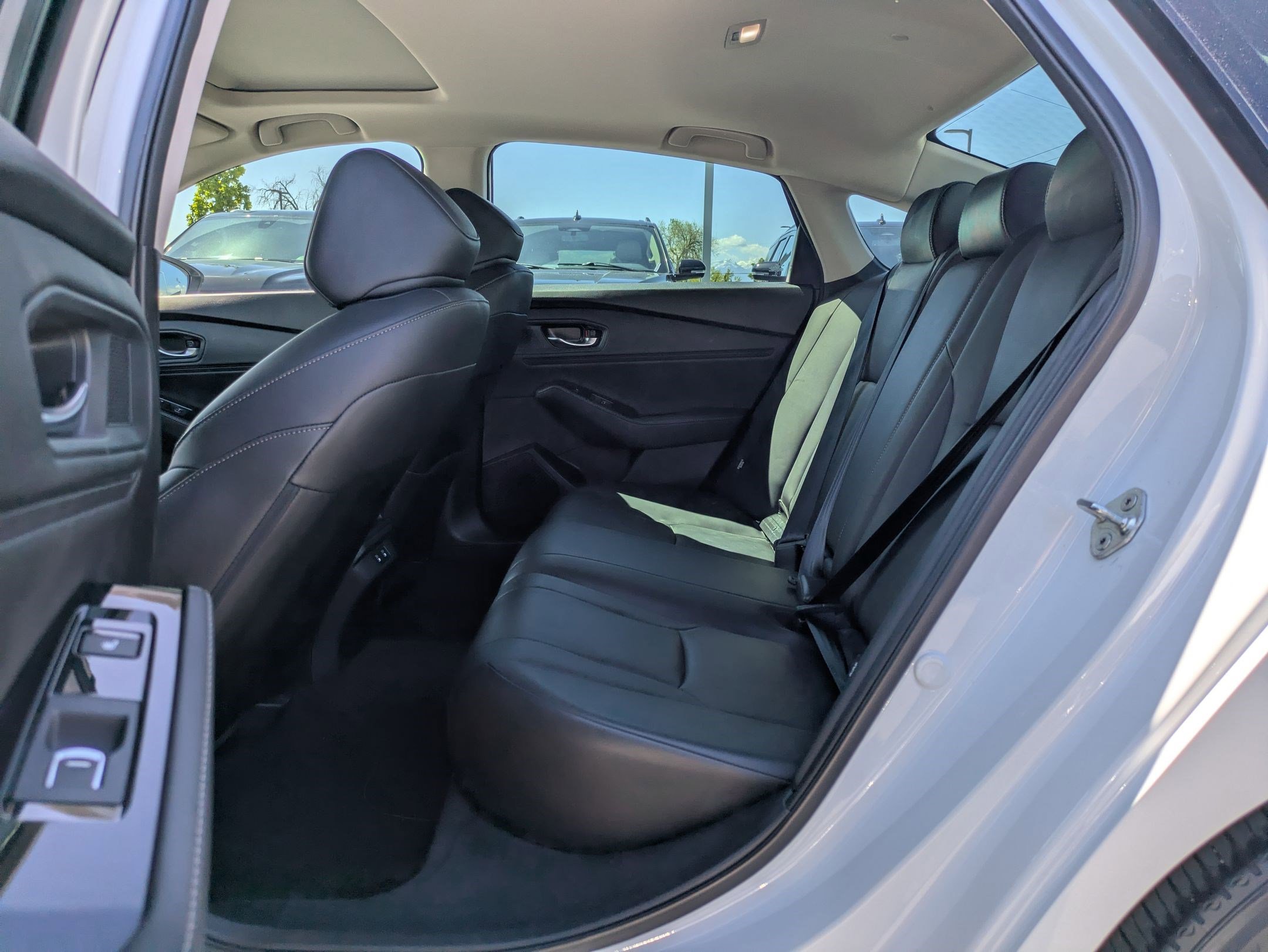 Used 2023 White Honda Touring image 28