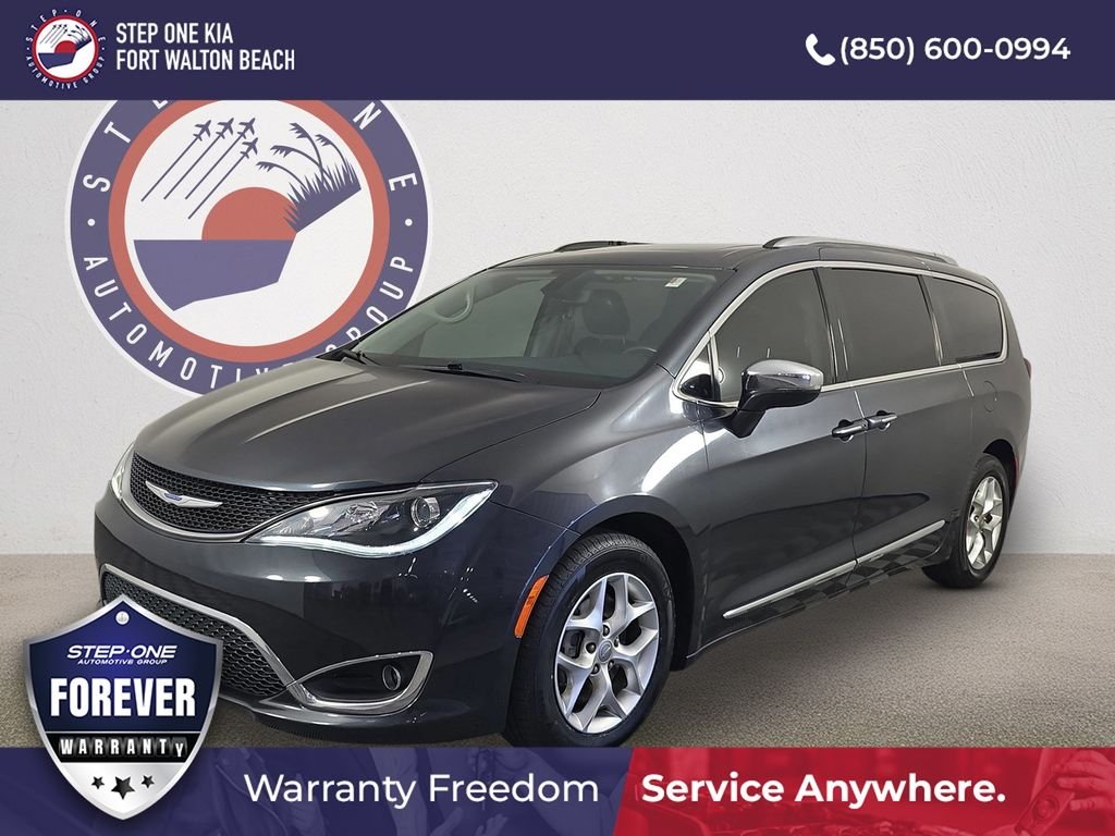 2020 Chrysler Pacifica Limited's photo