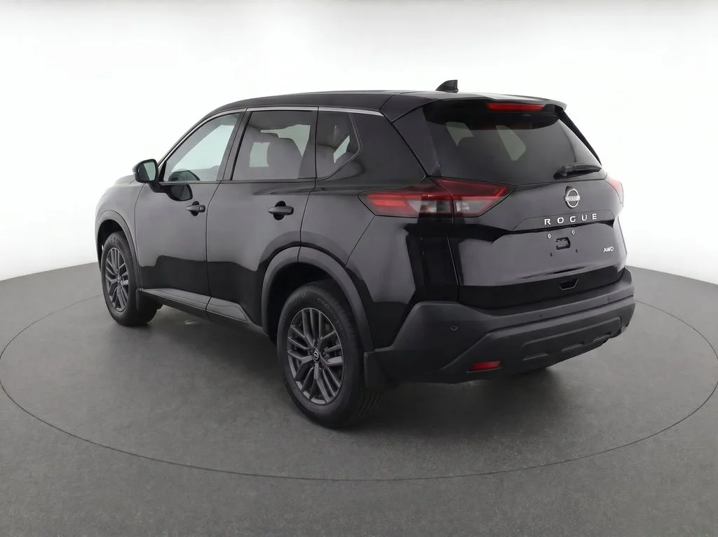Used 2021 Black Nissan S image 3