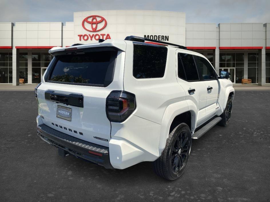 Used 2026 Wind Chill Pearl Toyota Hybrid Limited image 5