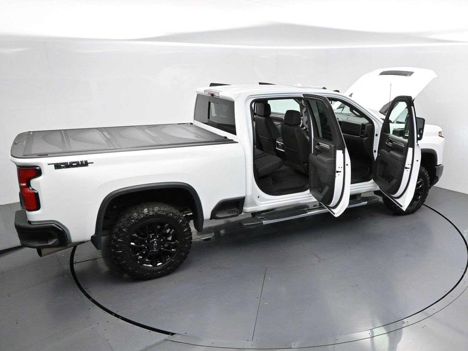 Used 2026 Summit White Chevrolet LTZ image 43