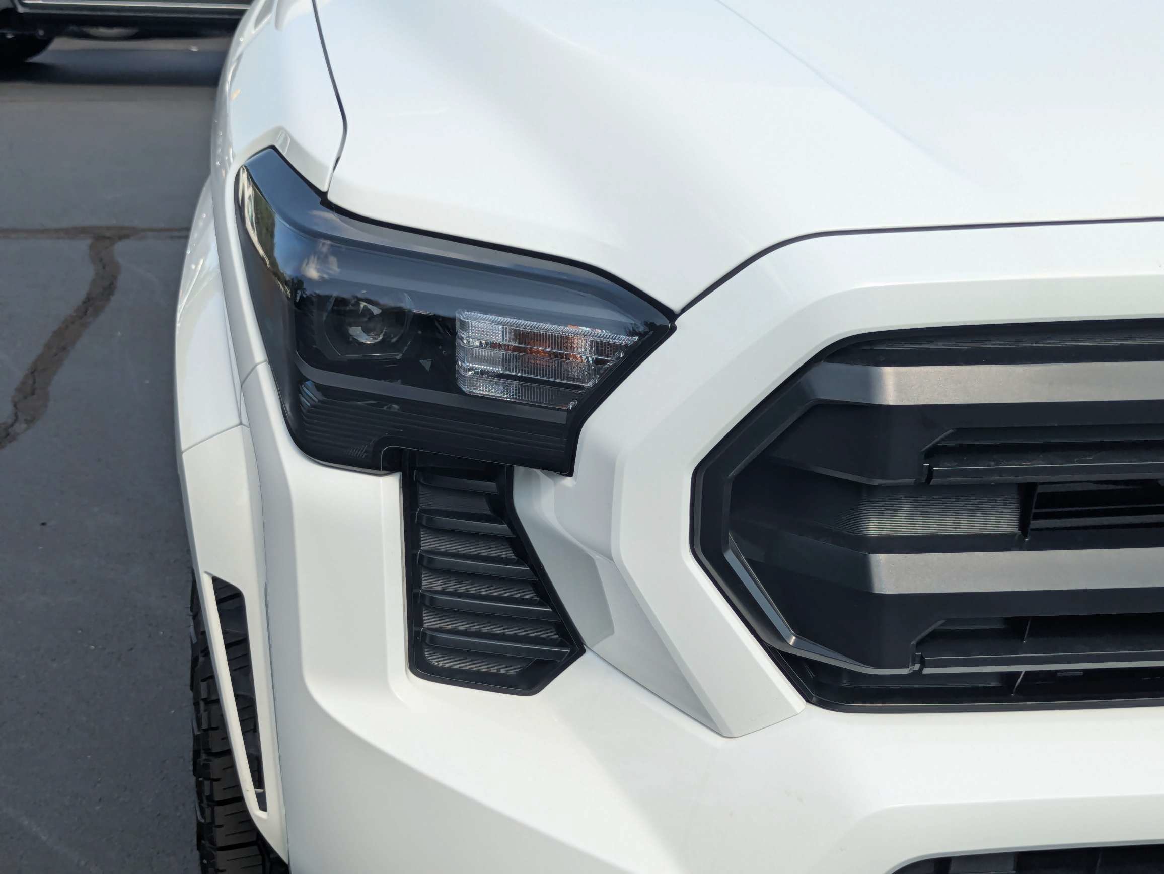 2026 Toyota Tacoma SR5 - Photo 11