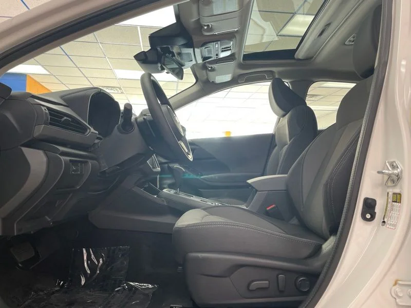 New 2026 CRYSTAL WHITE PEARL Subaru Premium image 21
