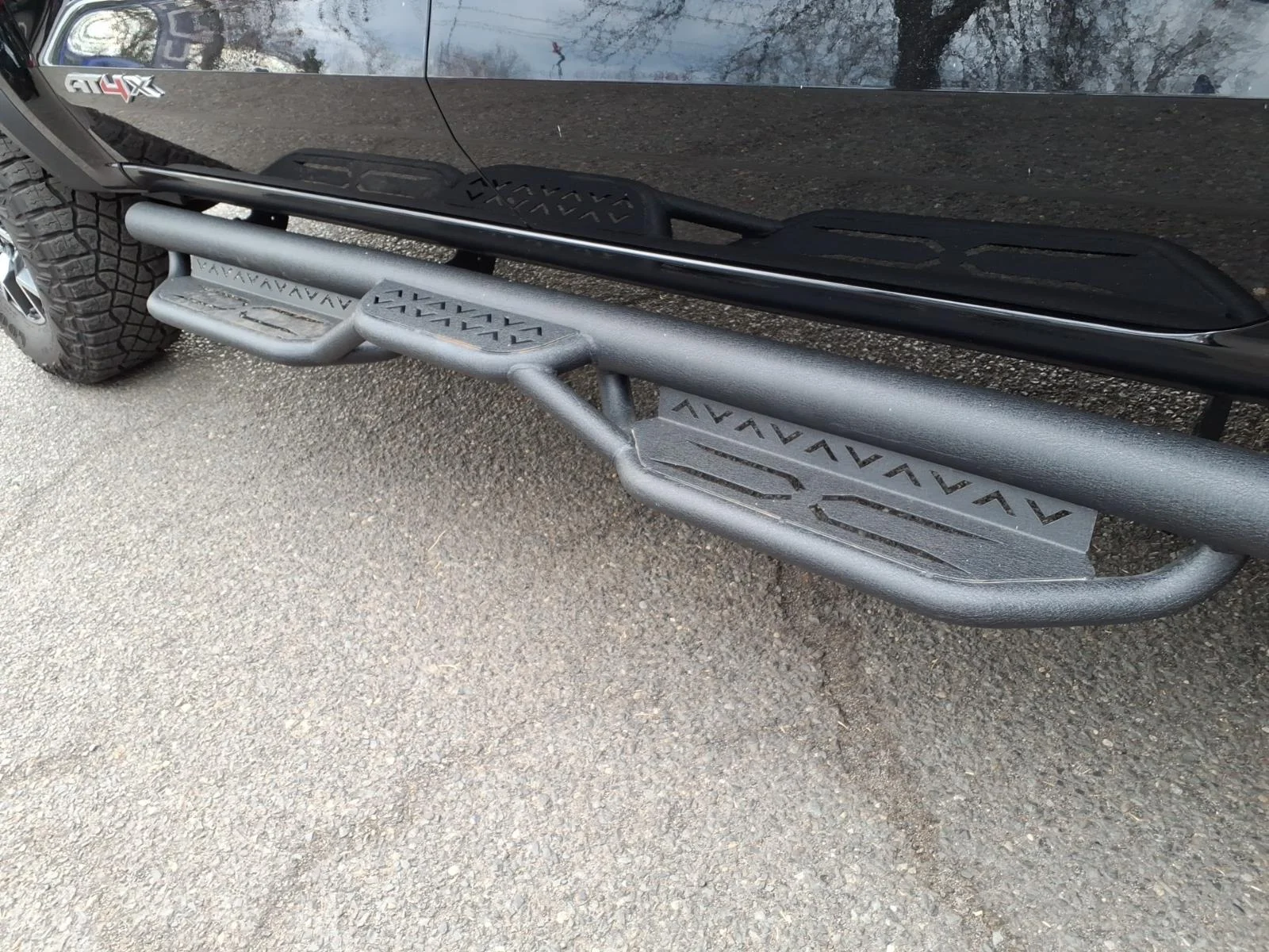 Used 2024 Onyx Black GMC AT4X image 19