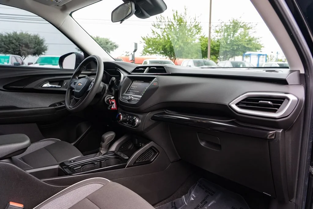 Used 2021 MOSAIC BLACK METALLIC Chevrolet LS image 30