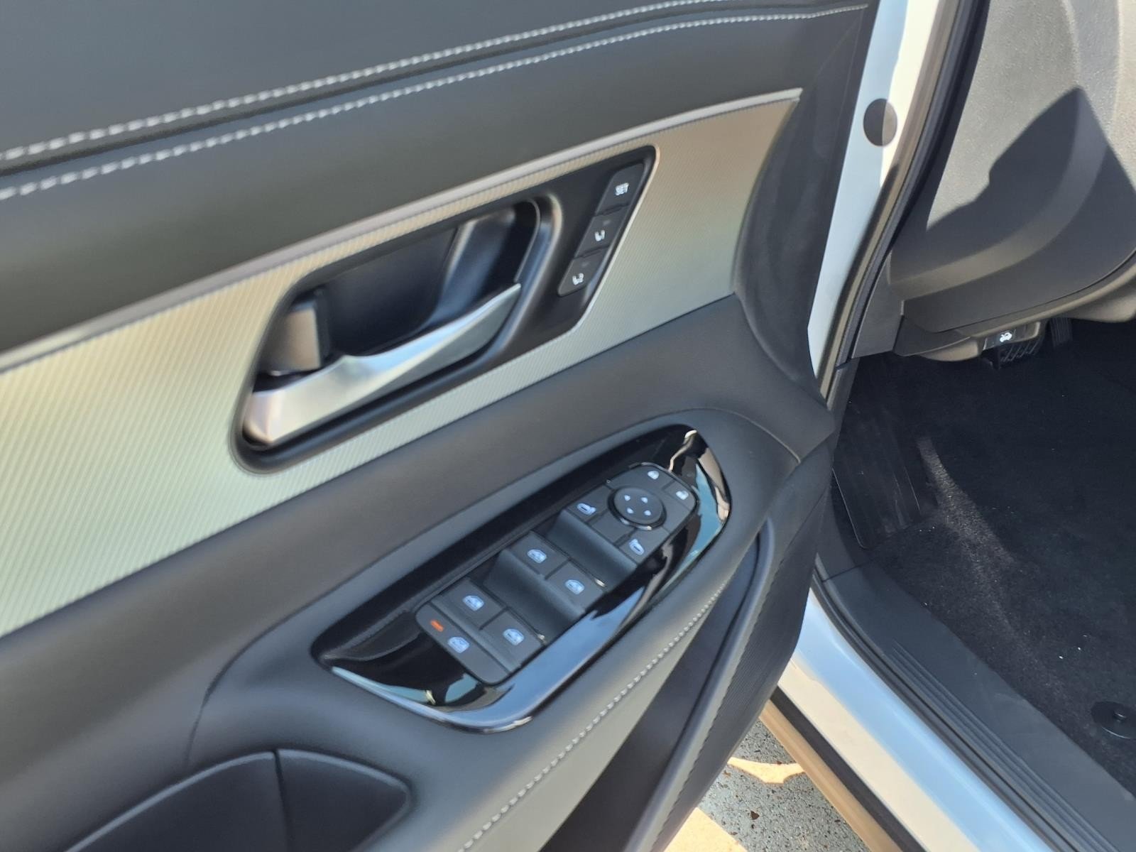 2027 Nissan Murano photo 14 of 25