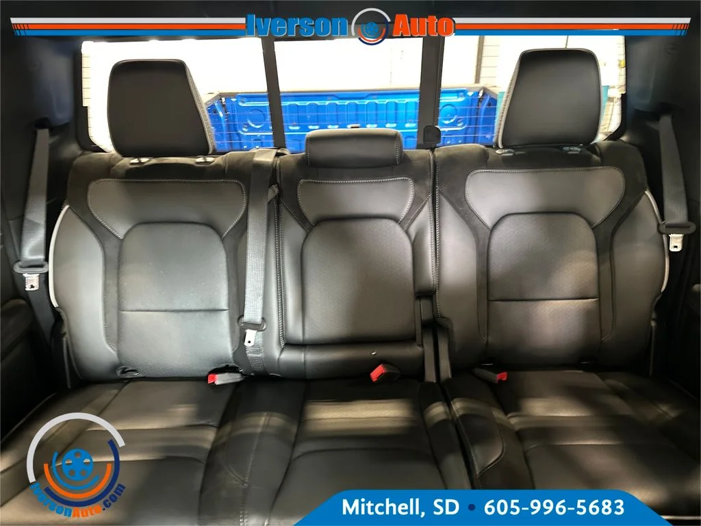 New 2026 Hydro Blue Pearl-Coat Exterior Paint RAM Laramie image 24