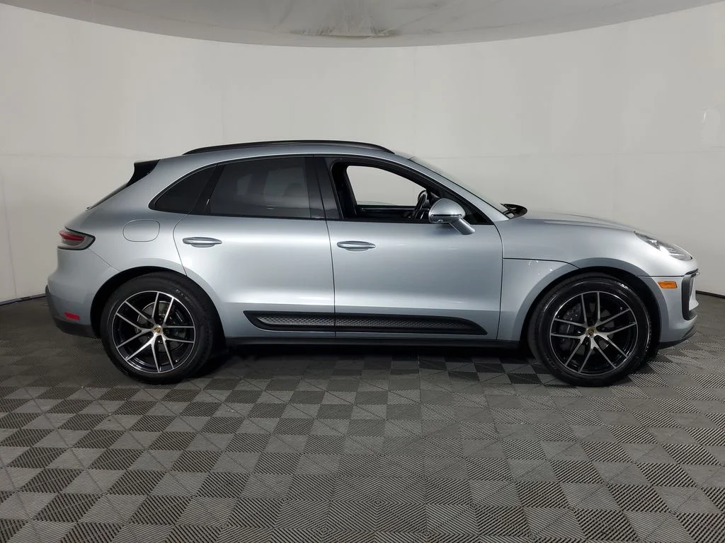 Used 2024 Silver Porsche  image 3
