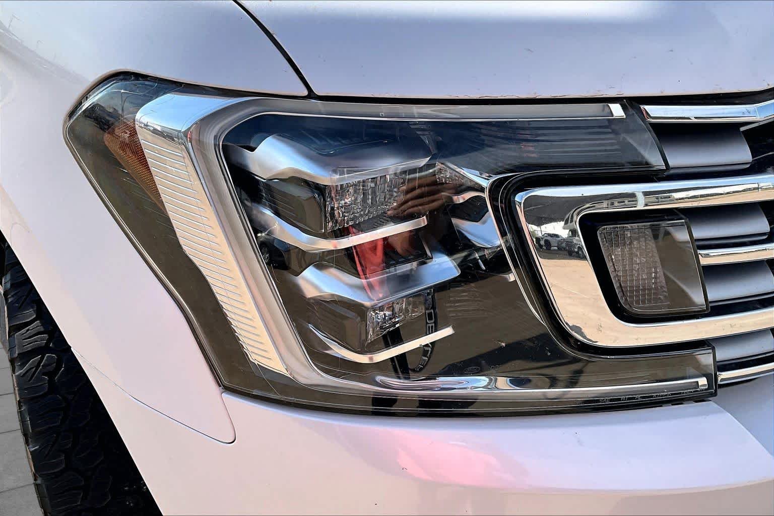 Used 2019 White Platinum Metallic Tri-Coat Ford Limited image 28