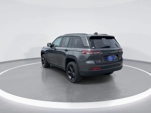 Used 2024 Gray Jeep Altitude X image 5