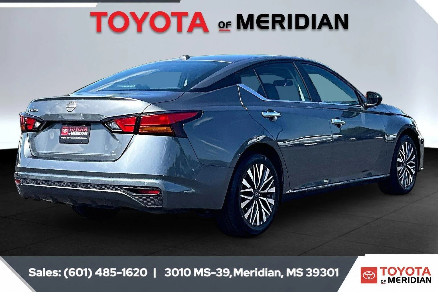 Used 2025 Gun Metallic Nissan SV image 11