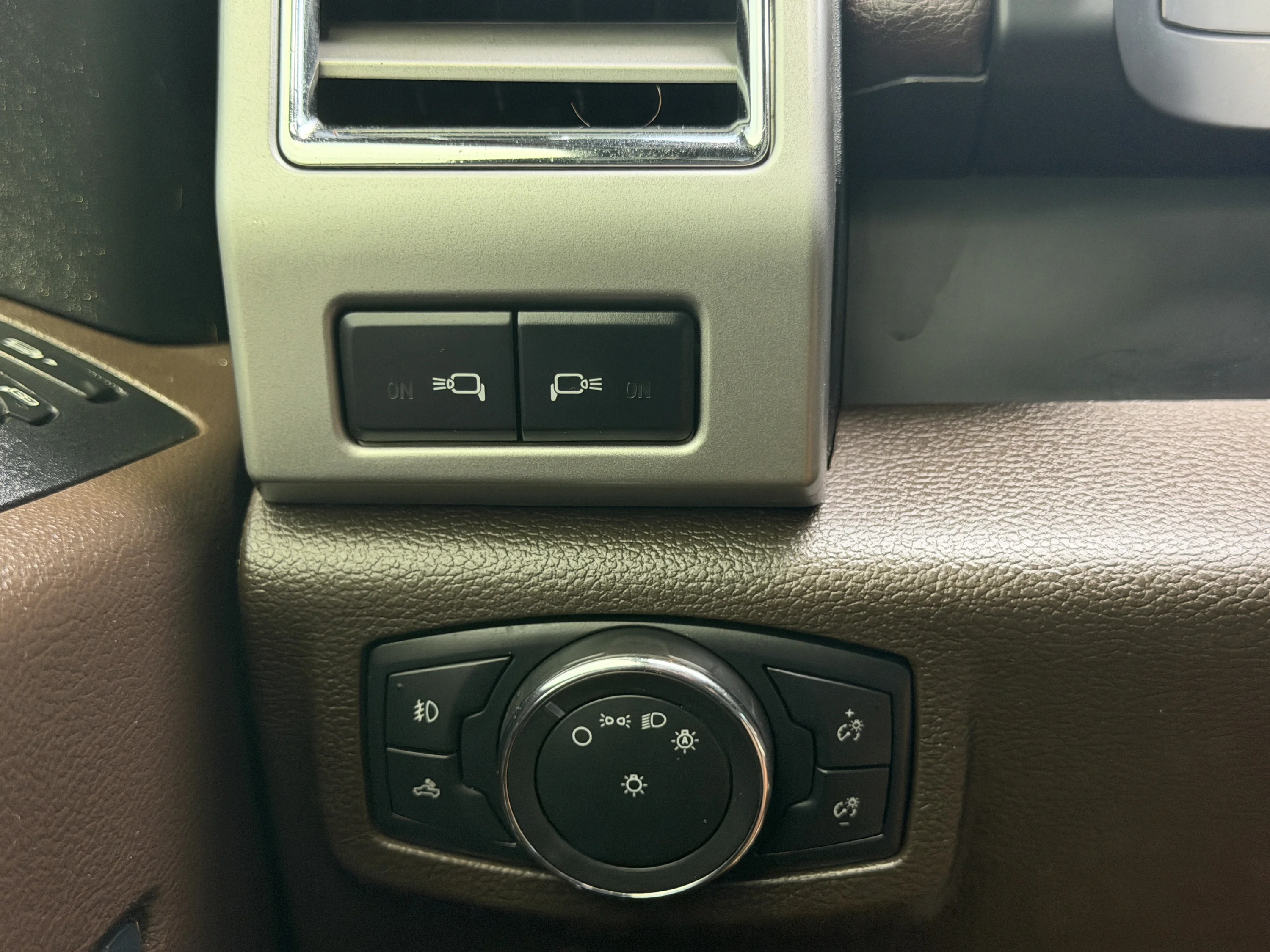 Used 2017 White Platinum Metallic Tri-Coat Ford King Ranch image 38