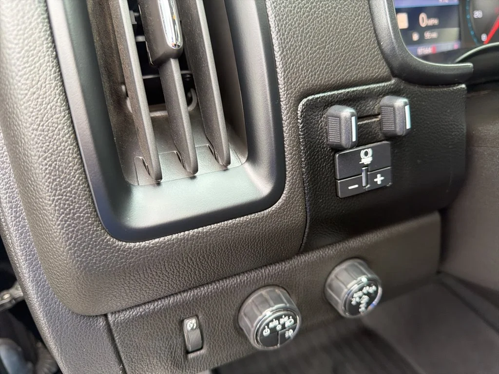 Used 2019 Black Chevrolet ZR2 image 24