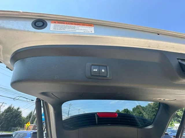 Used 2024 Silver Mitsubishi SE image 43