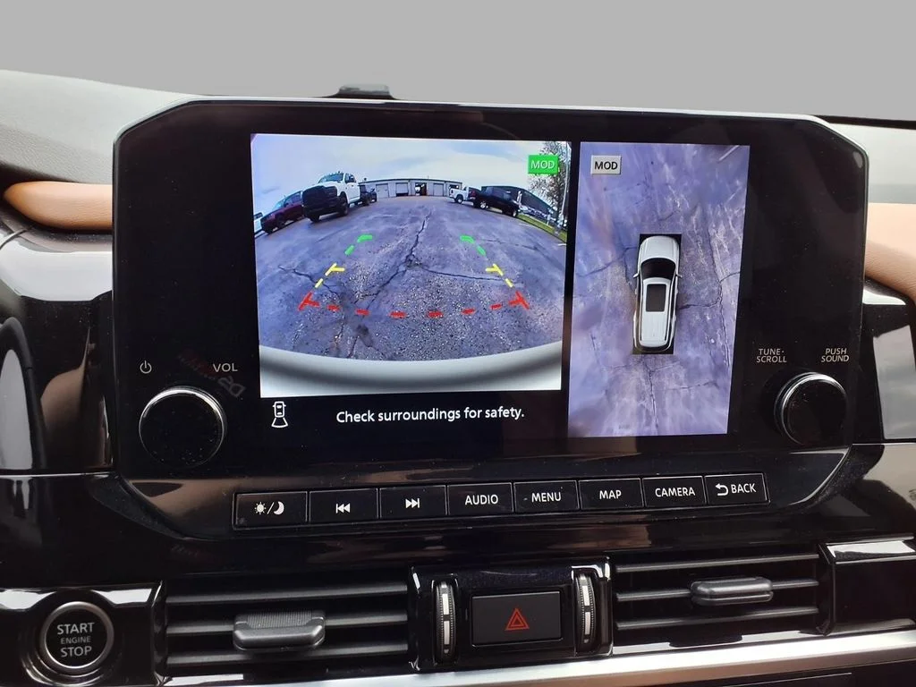 Used 2023 Gray Nissan Platinum image 6