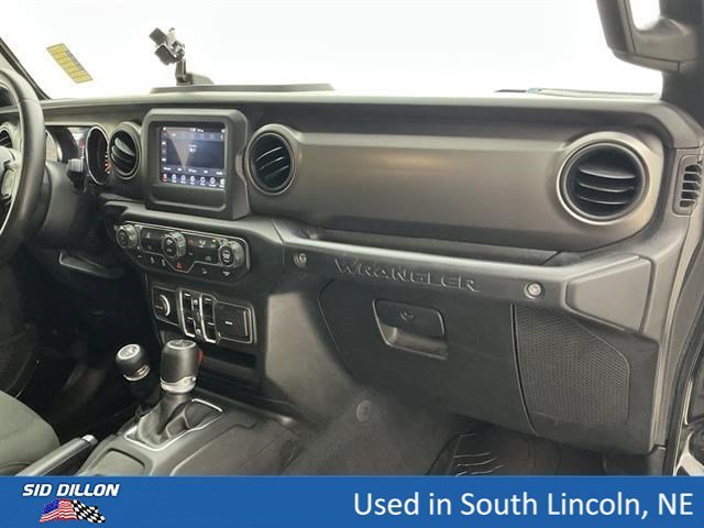 Used 2019 Black Clearcoat Jeep Sport S image 24