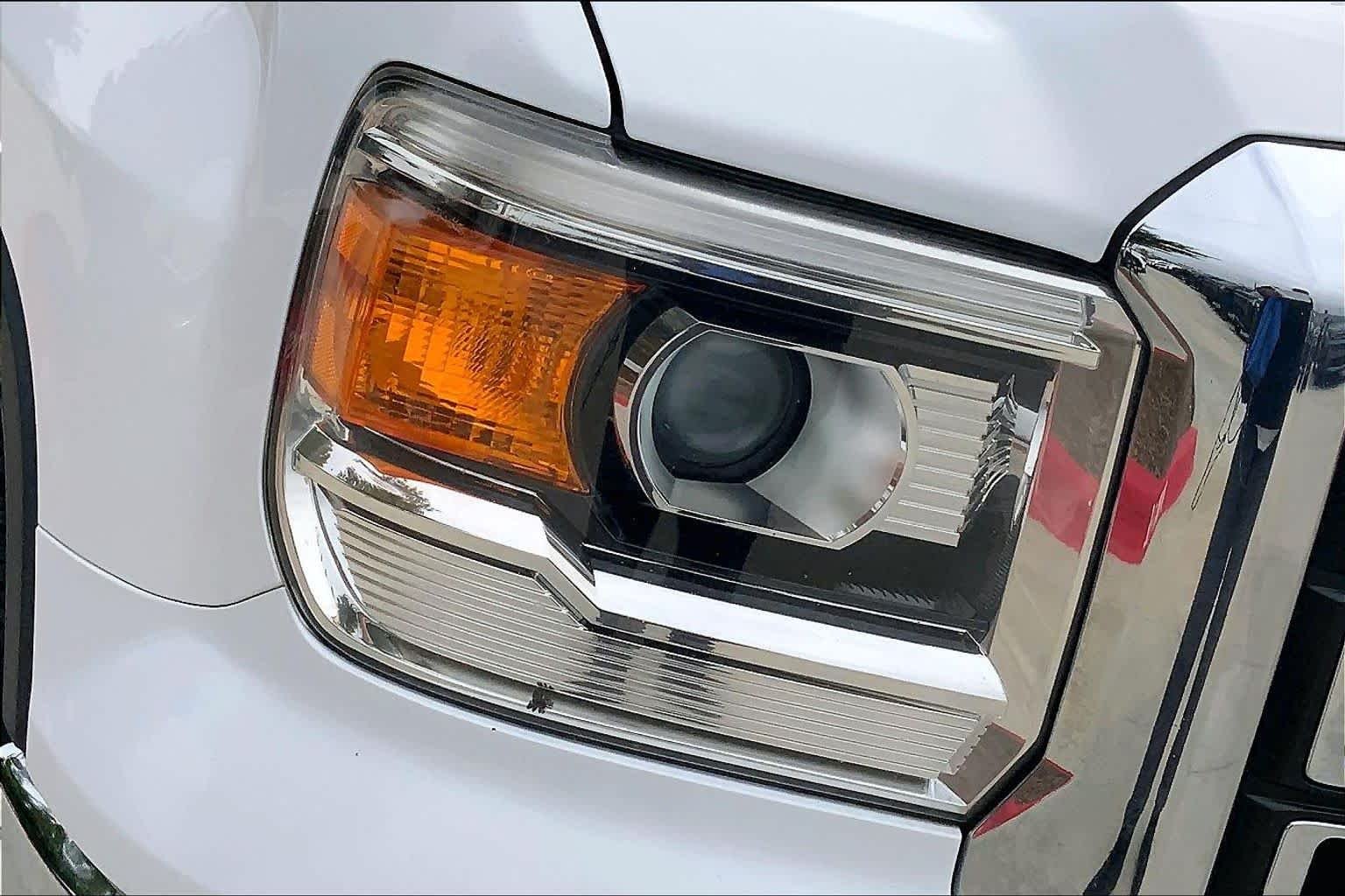 Used 2015 Summit White GMC SLE image 27
