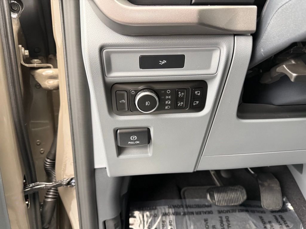 New 2026 Marsh Gray Ford XLT image 44