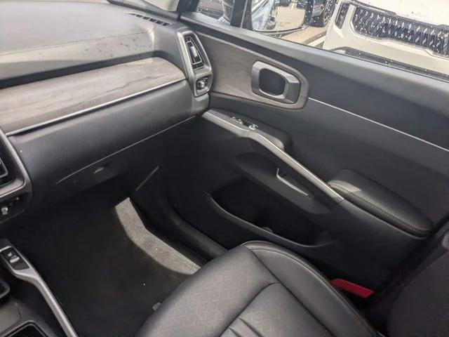 Used 2023 Black Kia X-Line S image 16