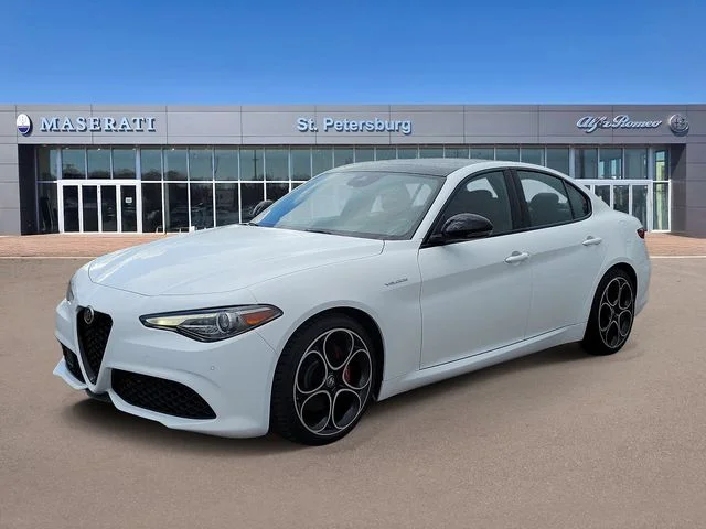 Used 2023 White Alfa Romeo Veloce image 2