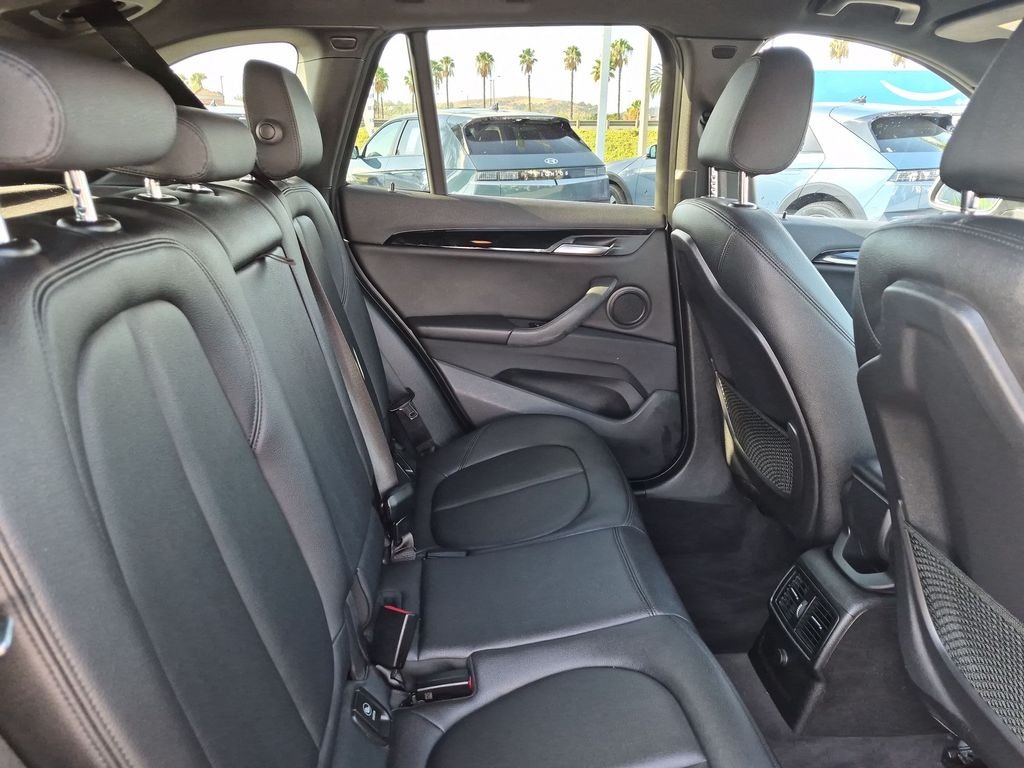Used 2018 Gray BMW sDrive28i image 29
