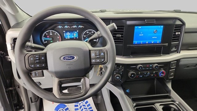 2026 Ford F-550 Super Duty Chassis Cab XLT - Photo 32