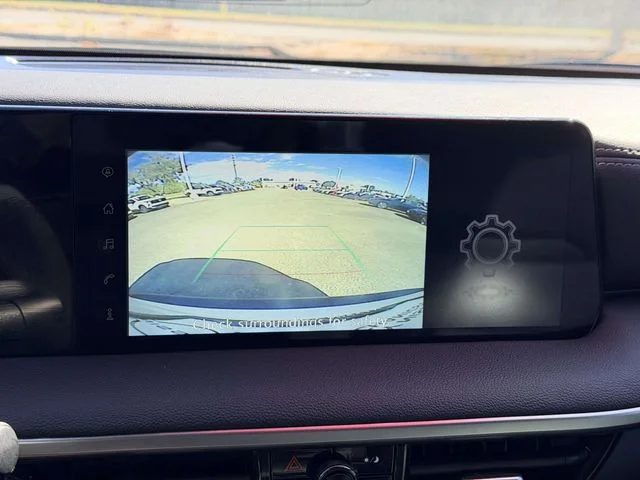 Used 2025 White Nissan SV image 20