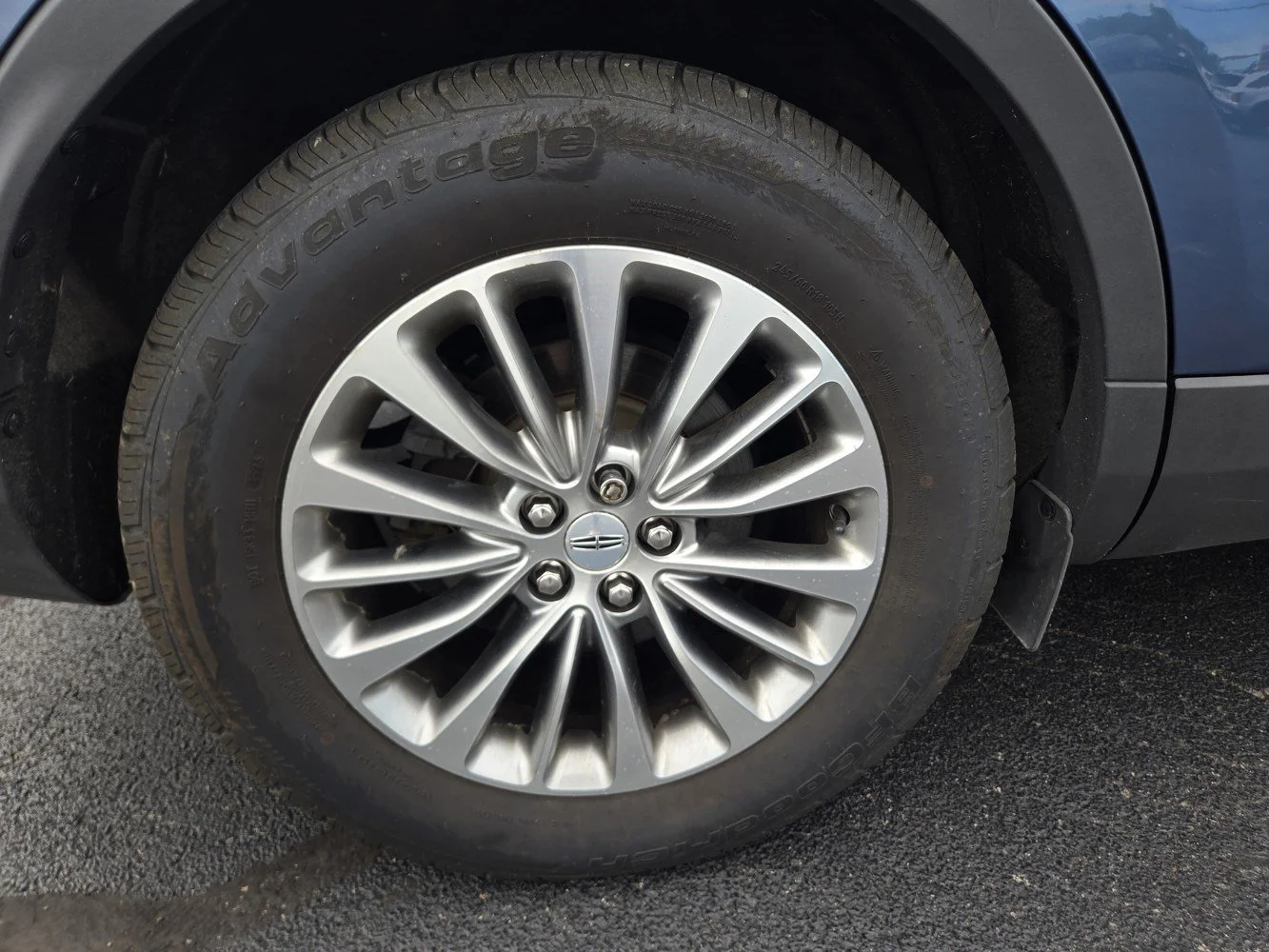 Used 2018 Blue Metallic LINCOLN Select image 44