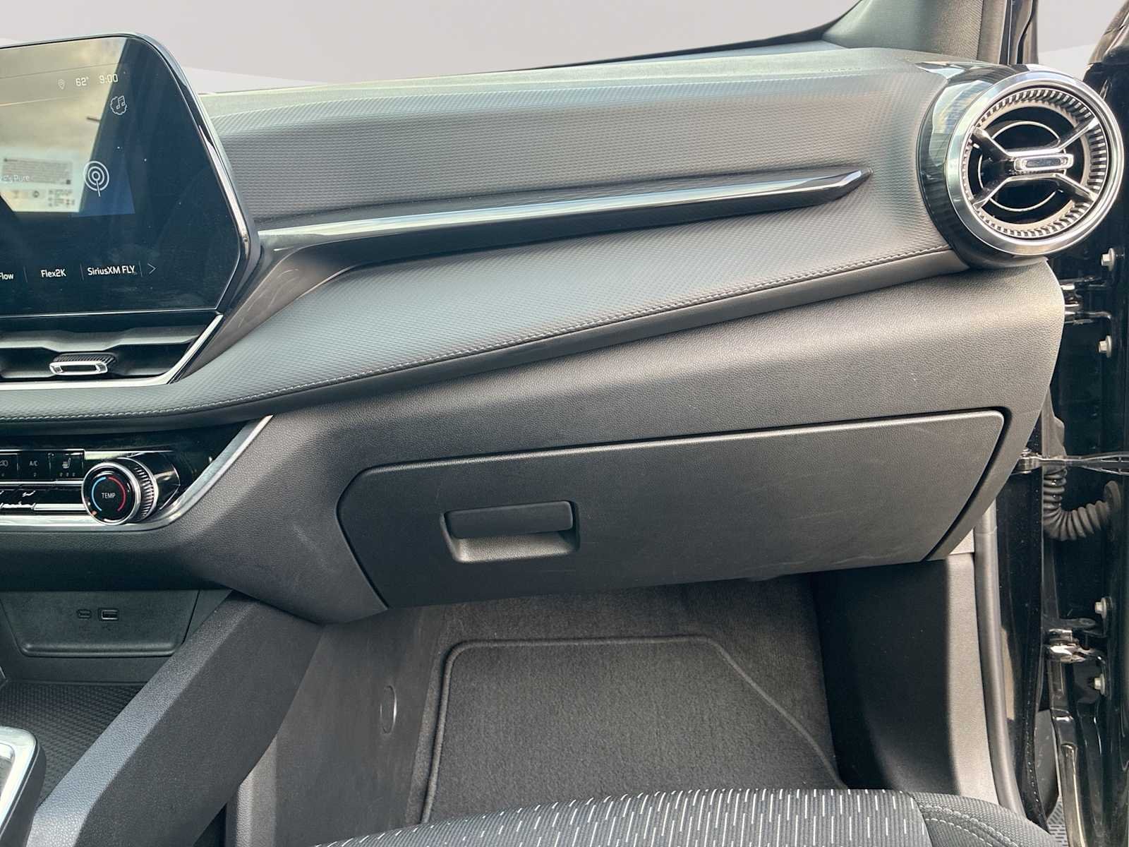 2025 Chevrolet Equinox LT - Photo 29