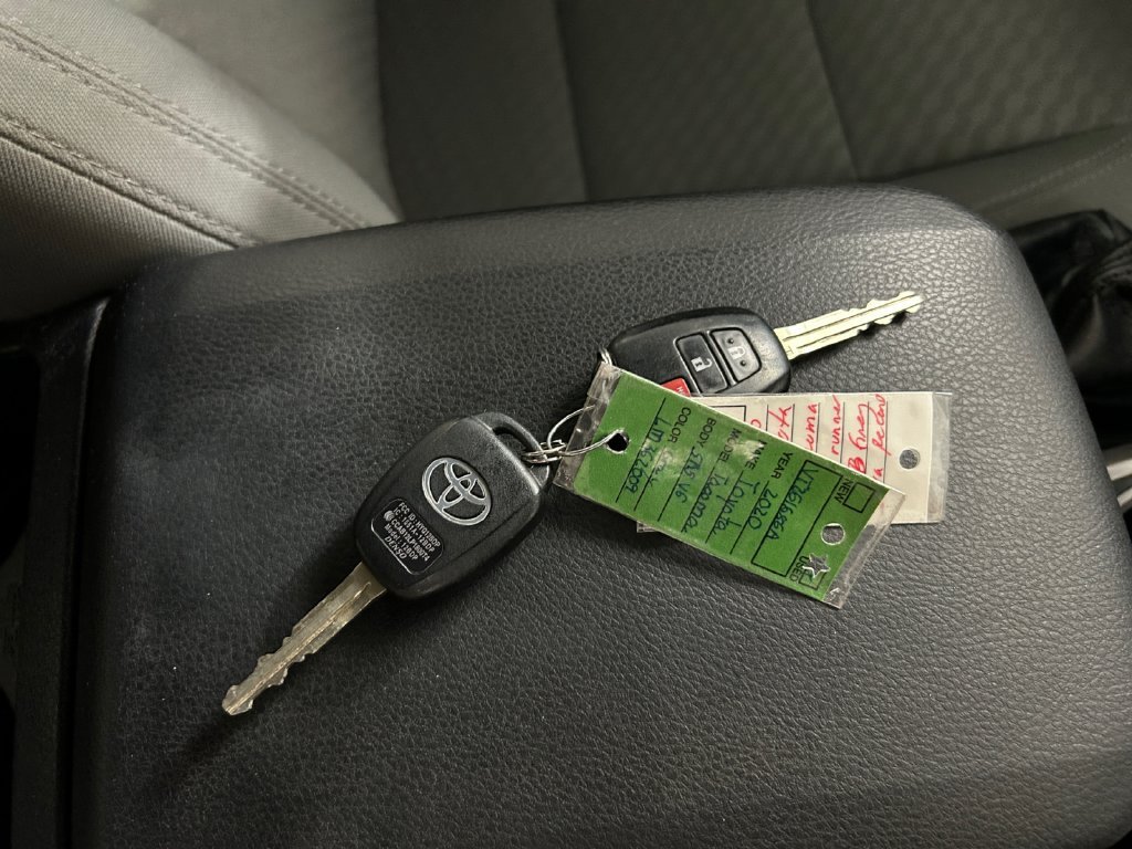 Used 2020  Toyota SR5 image 23