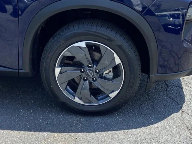 2025 Nissan Rogue SV - Photo 8