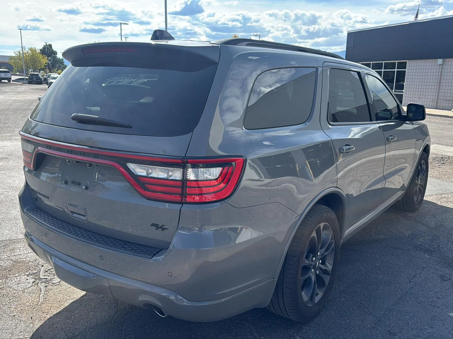 Used 2025 Destroyer Gray Clearcoat Dodge R/T Premium image 4
