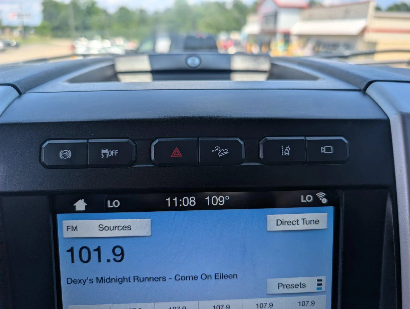 Used 2019 Ruby Red Metallic Tinted Clearcoat/Stone Gray Ford Lariat image 22
