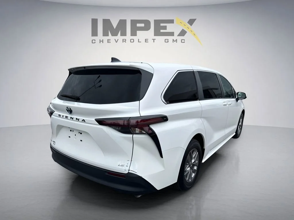 Used 2025 Ice Cap Toyota LE image 5