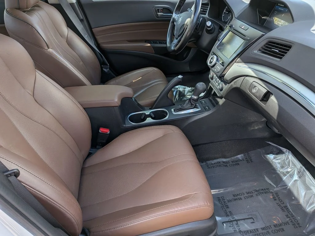 Used 2021  Acura Premium Package image 32