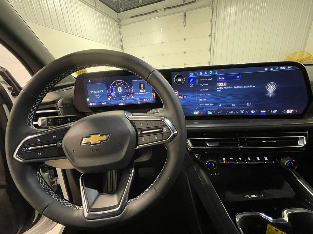 Used 2026 White Chevrolet LT image 38