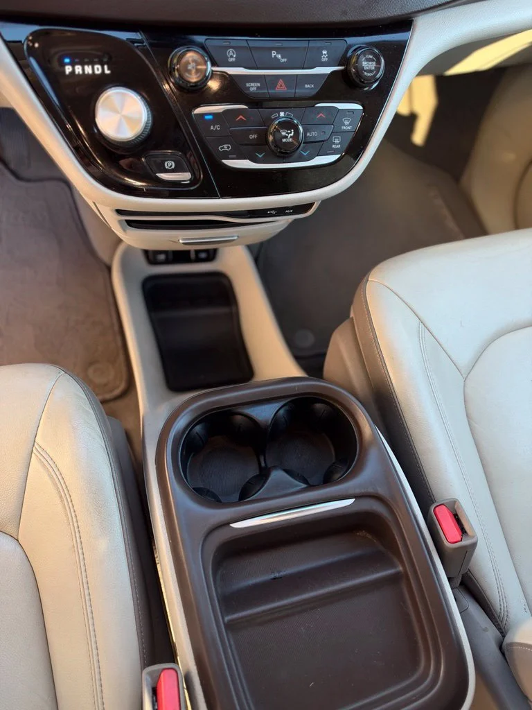 Used 2017 Tusk White Chrysler Touring L image 18